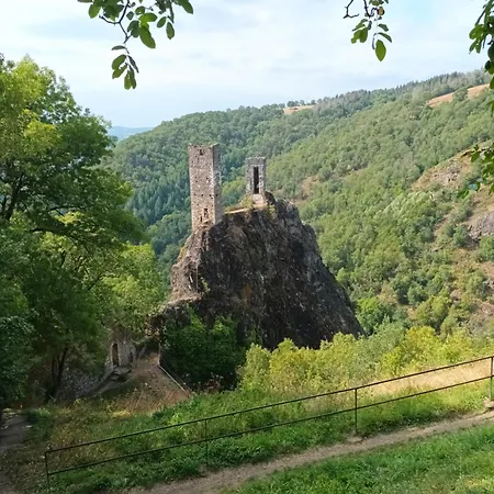 La Maison De Theophile بيت للعطل