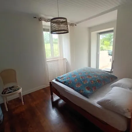 La Maison De Theophile بيت للعطل *