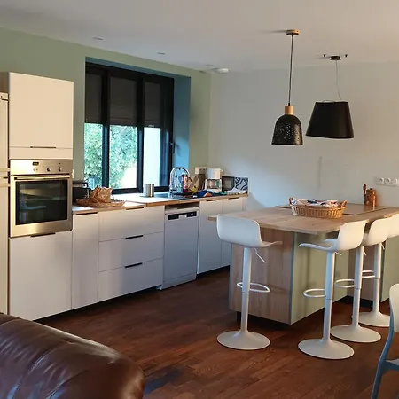 La Maison De Theophile بيت للعطل