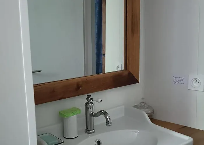 La Maison De Theophile بيت للعطل *