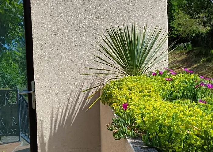 La Maison De Theophile بيت للعطل